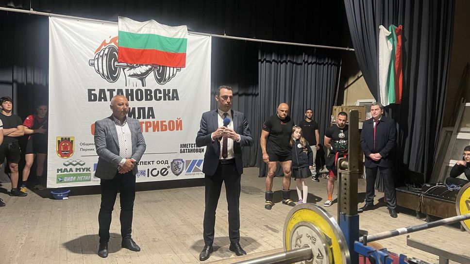 Иван Пешев: Днес отдаваме заслужено уважение и почит към всички наши учители