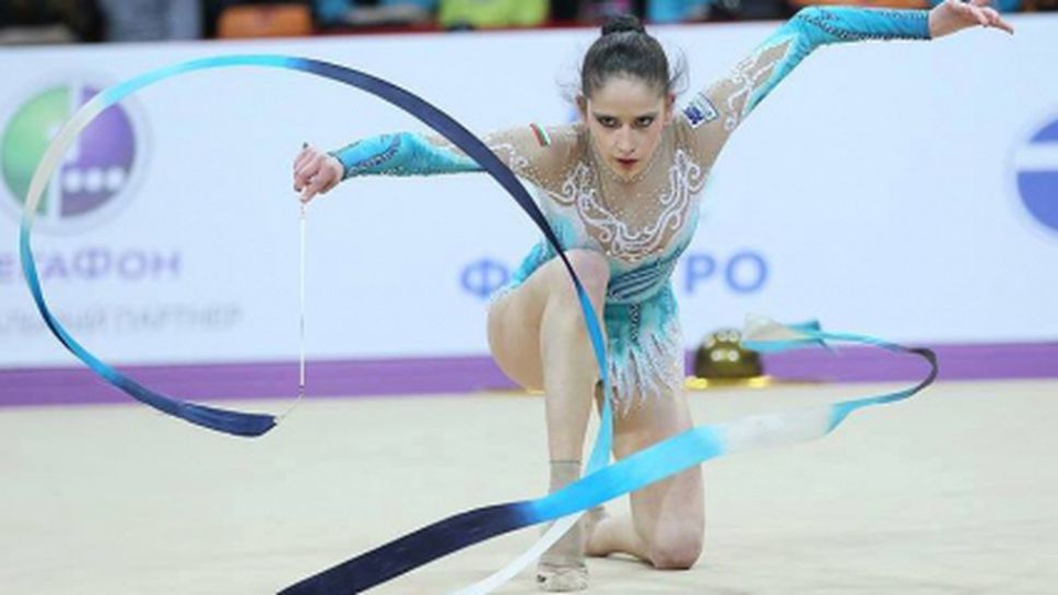 Владинова спечели всичките четири златни медала на отделните уреди