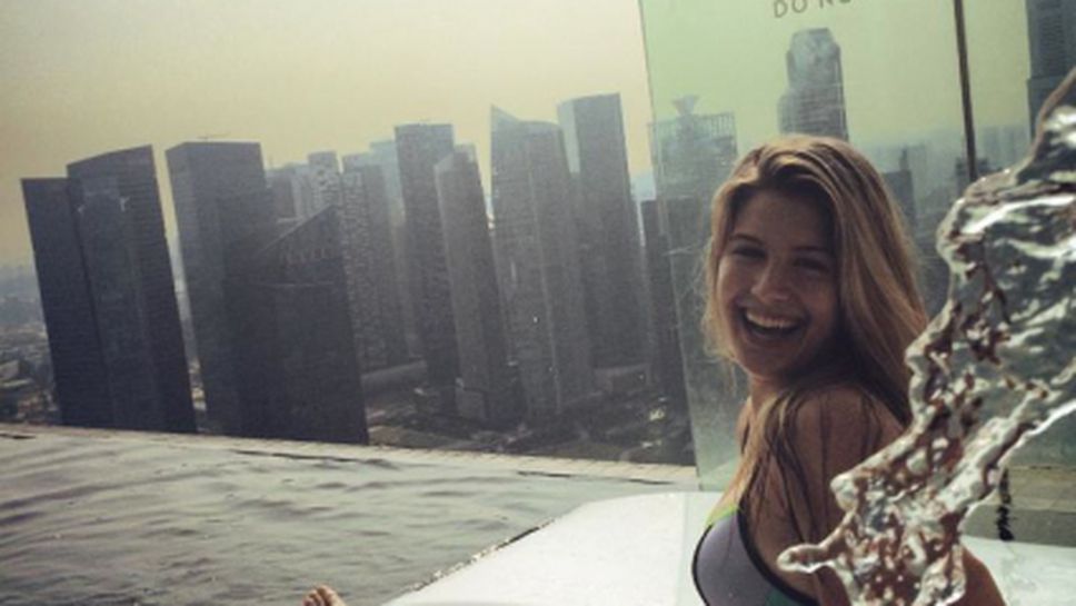 Джини Бушар секси в Сингапур (снимки)