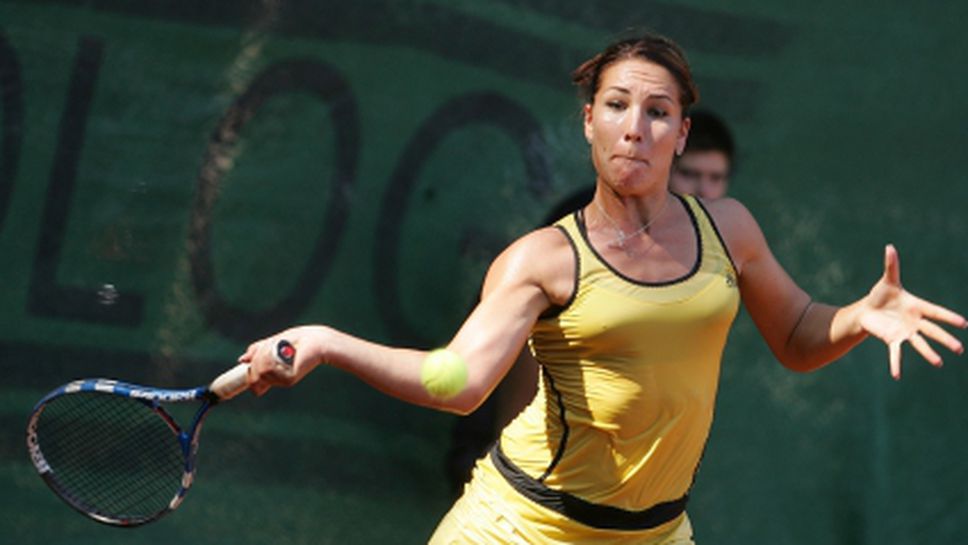 Елица Костова се препъна на старта квалификациите във Франция