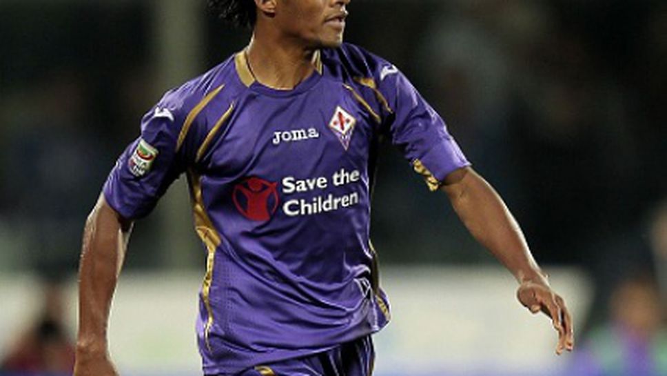 Куадрадо остава във Фиорентина с нов договор до 2019 година