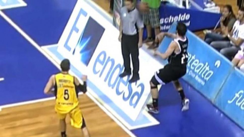 Нокаут за баскетболен съдия в Испания (видео)
