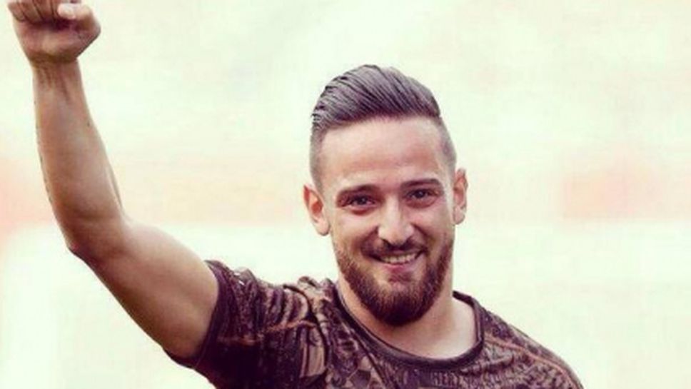 Футболист избяга от Турция заради побой след коментари за Ислямска държава