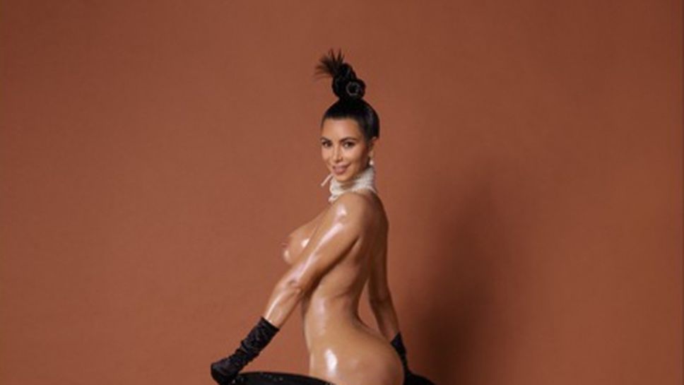 Ким наистина счупи интернет: вижте всичките й голи снимки