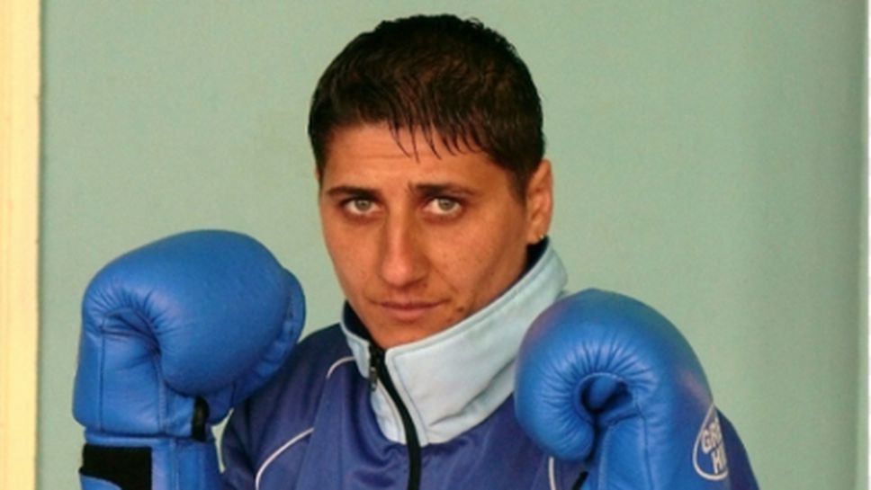 Севда Асенова донесе първа победа на България на световното по бокс