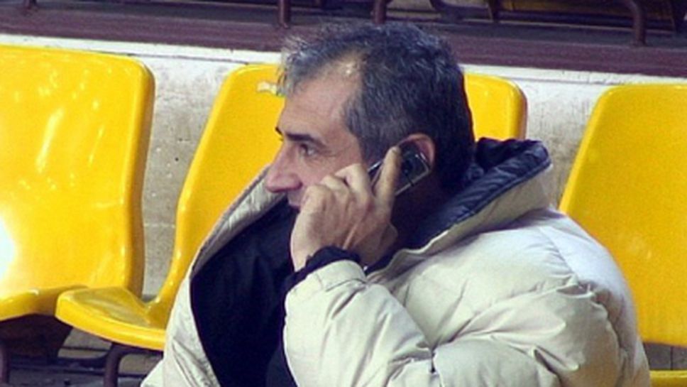 Лъчо Танев посрещна цял самолет гости