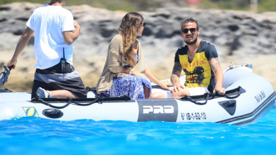 Пабло Освалдо чака дете от трета жена, първата го нападна