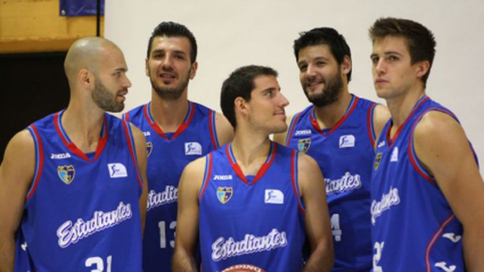 Деян Иванов и Естудиантес с фотосесия за списание