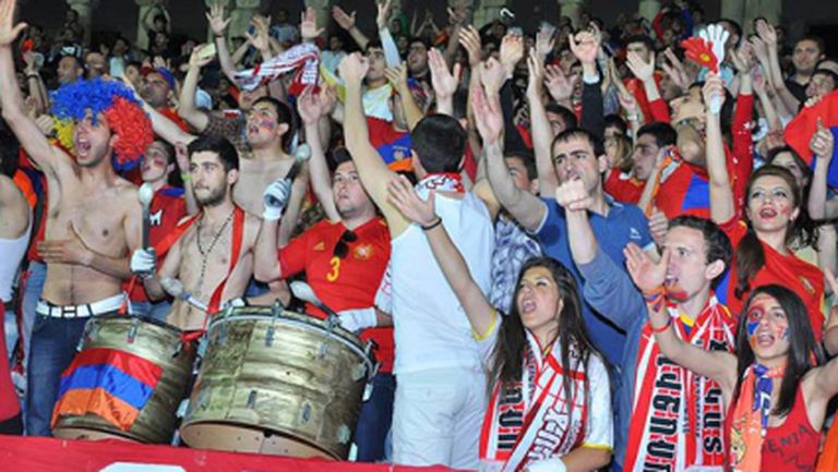 Арменските фенове полудяха от радост след победата над България (видео)