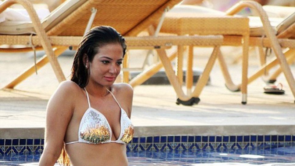 Бившата на Дани Симпсън като сребърна лисица (снимки)