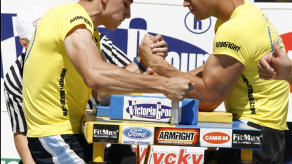 Българи спечелиха първо и второ място в Балканската лига по канадска борба в категория до 85 килограма