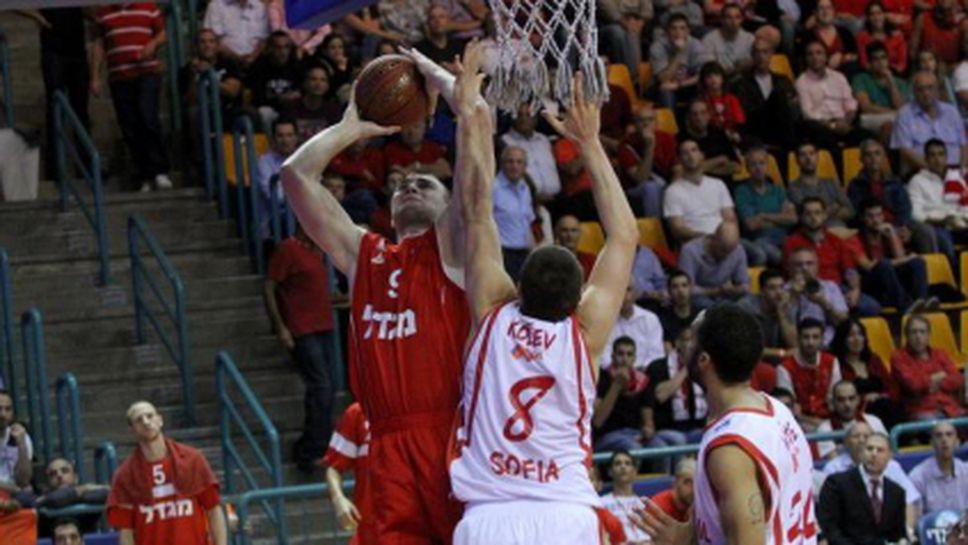 Лукойл Академик изпусна Апоел и тръгна със загуба в Европа