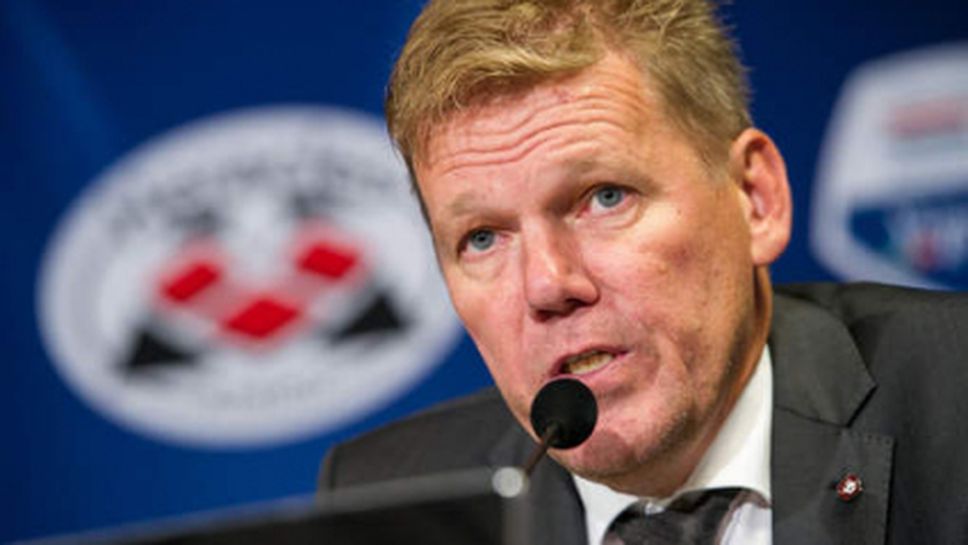 Треньорът на Твенте с избит зъб