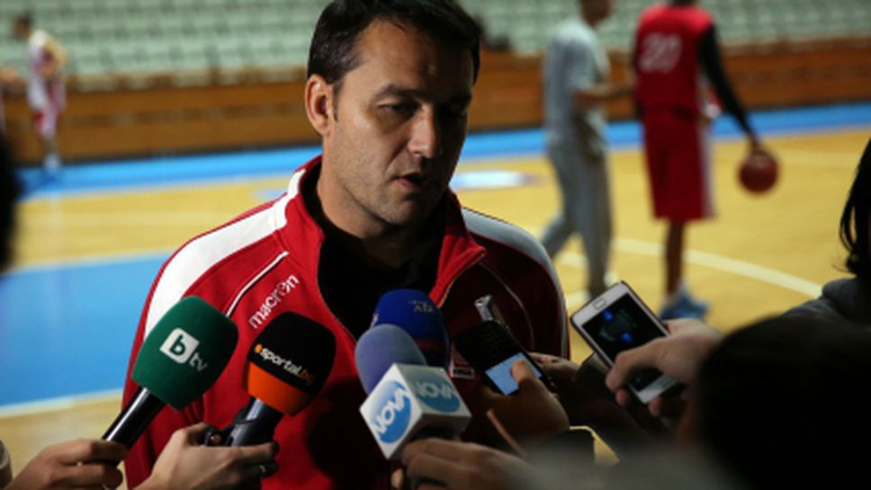 Оливер Костич: Всеки мач се стремим да бъдем възможно най-добри