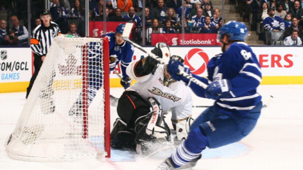 Торонто сложи край на победната серия на Анахайм