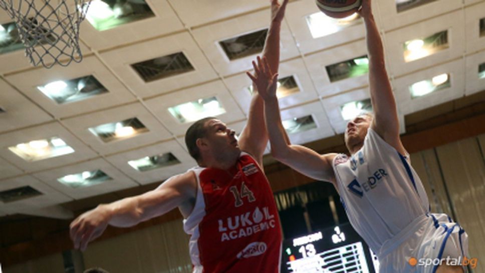 12 години по-късно Тенчо Банев отново излиза срещу Химки