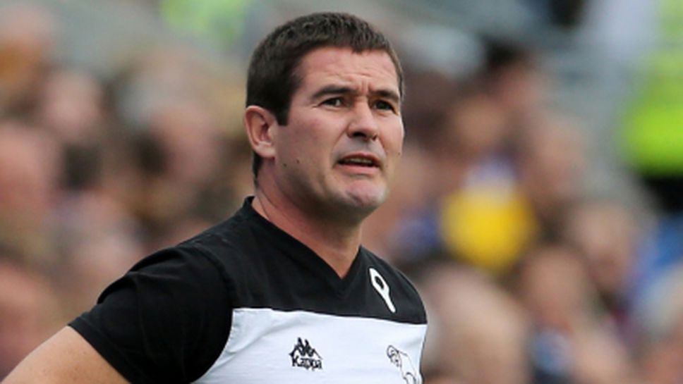 Найджъл Клъф пое Шефийлд Юнайтед