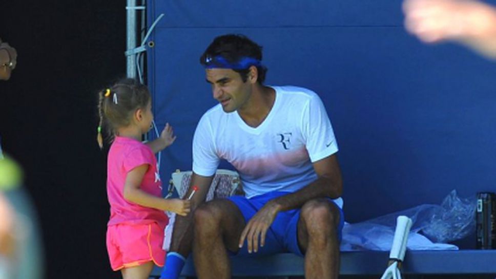 Близначките на Федерер отказват да играят тенис с него, отегчавал ги