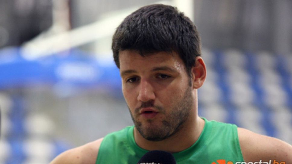 Втора загуба за Деян Иванов и Естудиантес