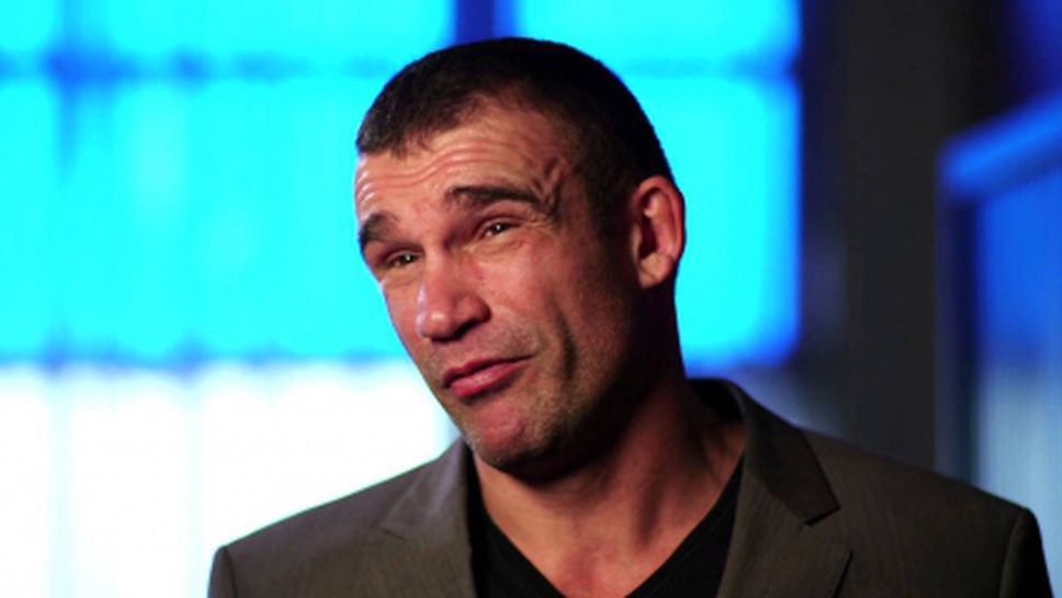 Хвърлят Аертс срещу Верхувен