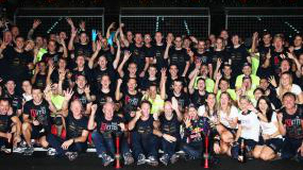 След титлата Фетел останал да работи в бокса, за да празнува с механиците си