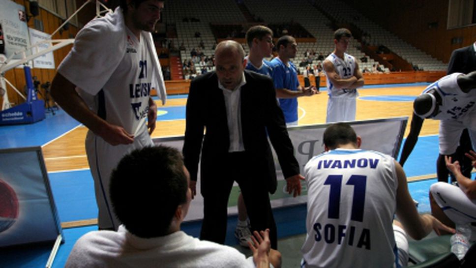 Левски отпътува за Косово, Папазов очаква тежък мач