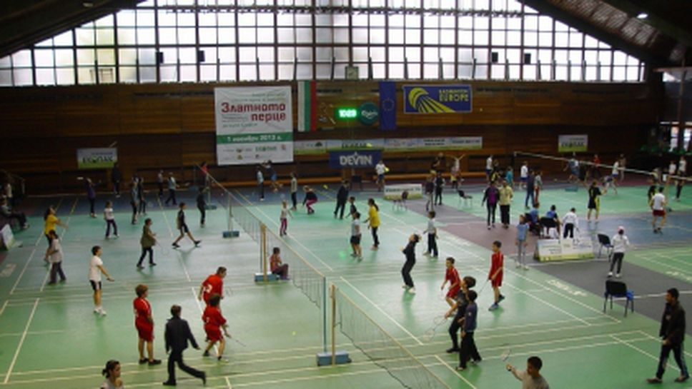 Над 170 деца от столицата се включиха в турнира по бадминтон "Златното перце"