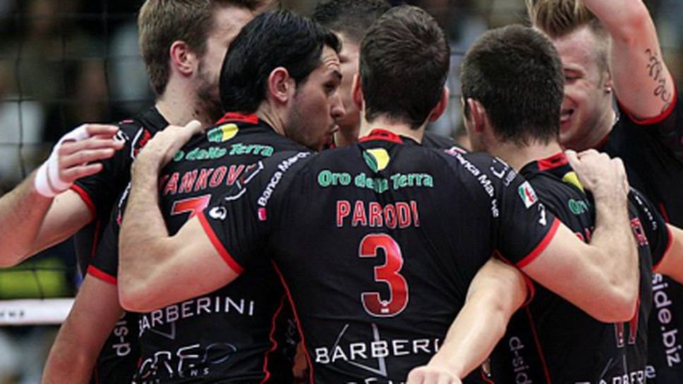 Симоне Пароди счупи пръст на тренировка