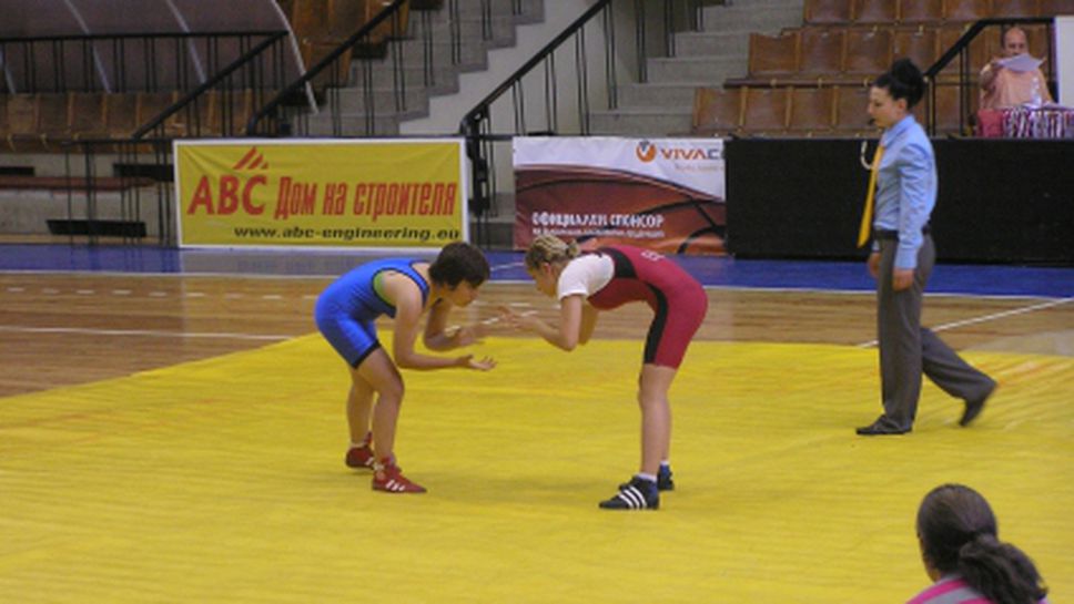 Българските националки загубиха от Русия