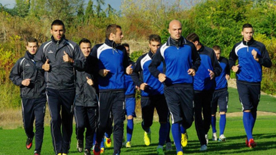 Черноморец не успя да събере група от 18 футболисти за мача с Локо Сф