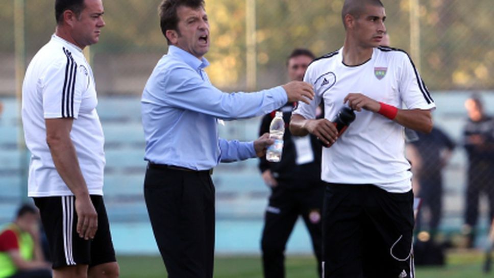 Любимец се раздели с още двама футболисти