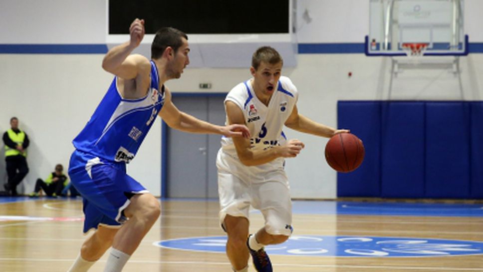 Левски се справи с Рилецо и продължава без загуба (галерия)