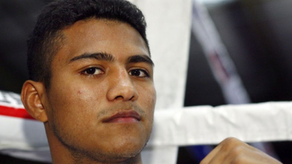 Гонзалес смаза претендент