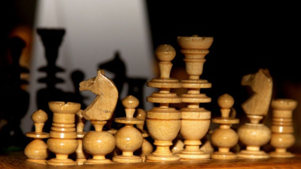 Победа и равенство за България на ЕП по шахмат