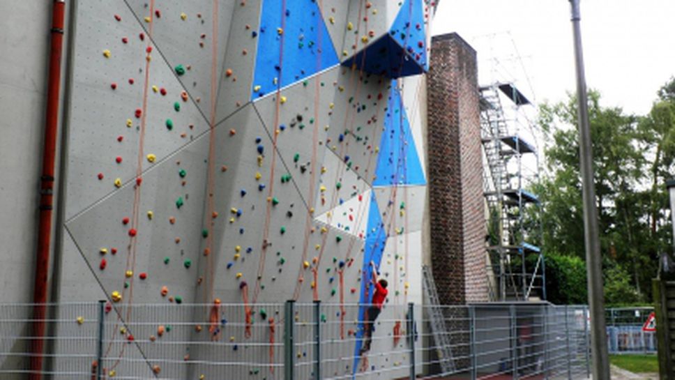 Монтират изкуствена стена за катерене на "Банскофилмфест 2013"