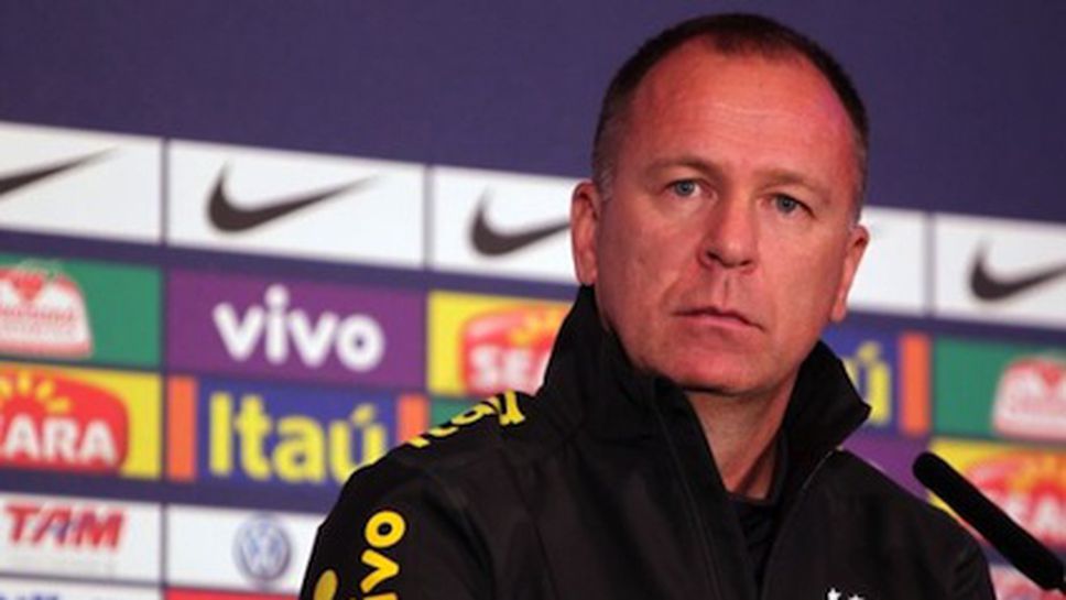 Световният шампион сменя треньора