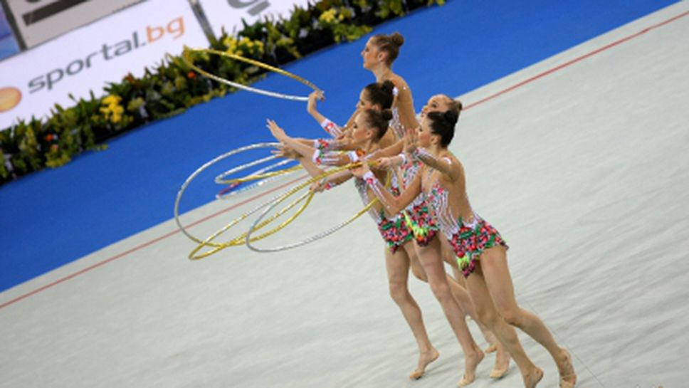 Националният ансамбъл за девойки на турнир в Япония