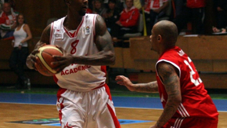 Екс-играч на Лукойл продължава в Бундеслигата