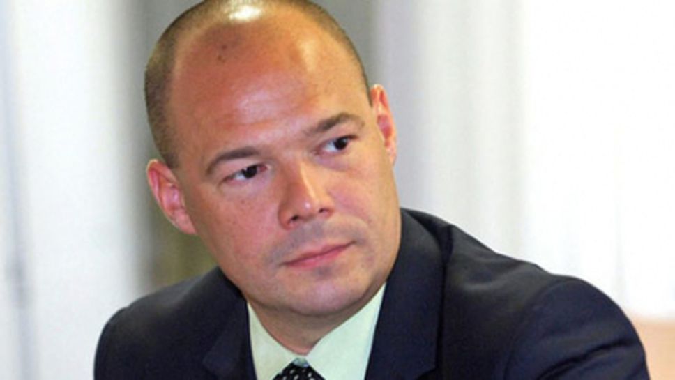 Призоваха шефовете на борбата да се оттеглят