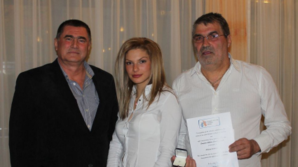 БФЛА награди Габриела Петрова и Атанас Атанасов с по 5000 лева