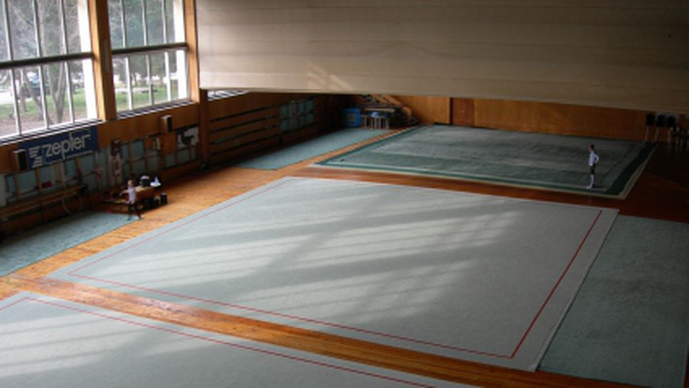 Две българки взеха изпита за съдии по художествена гимнастика