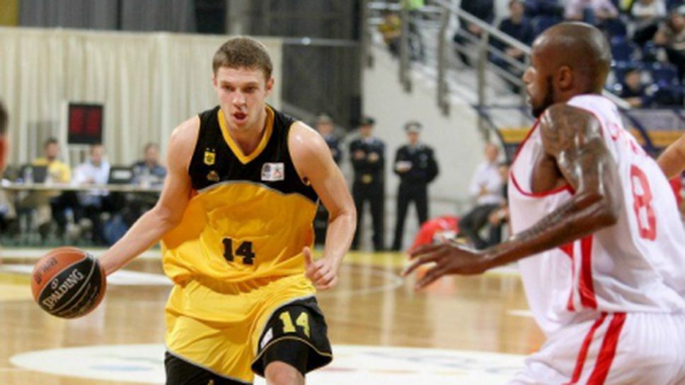 Перфектен Везенков не стигна на Арис срещу еврошампиона