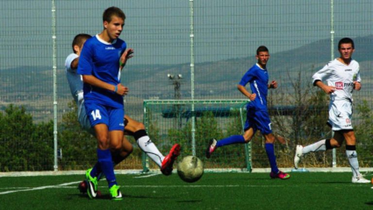 Черноморец е на полуфинал за купата при юношите