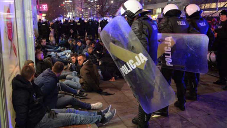 Италия призова Полша да освободи 120 фенове на Лацио