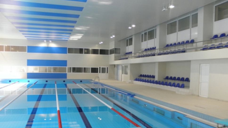 Реновиран басейн приема състезание за млади плувци в Добрич