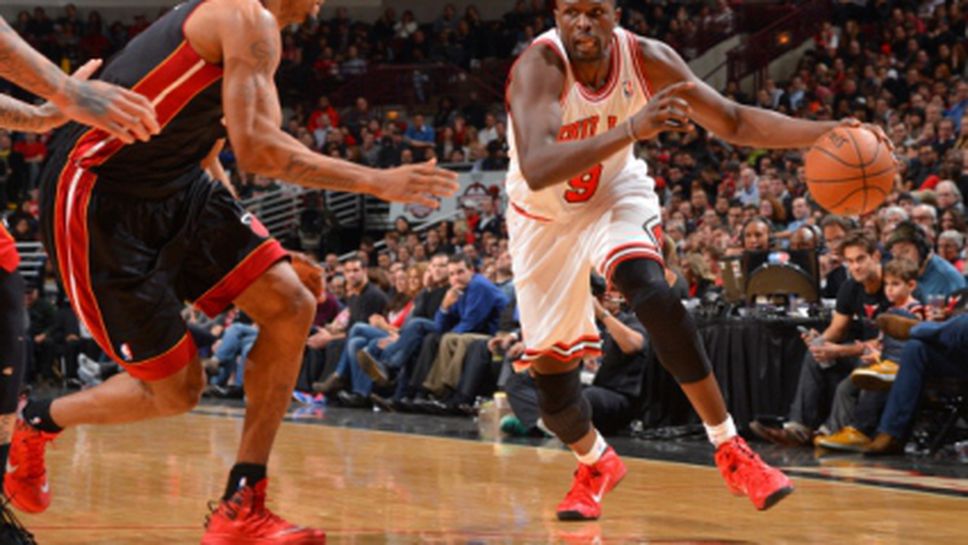 Чикаго разнищи Маями, Ню Йорк Никс сложи край на черната серия