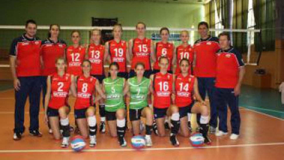 Дочев взе 15-годишни момичета от школата на Казанлък Волей за мачовете за Купата на България