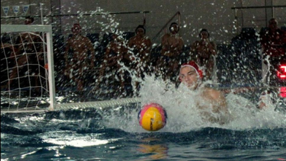 Финалът за Купата във водната топка прекратен заради сбиване