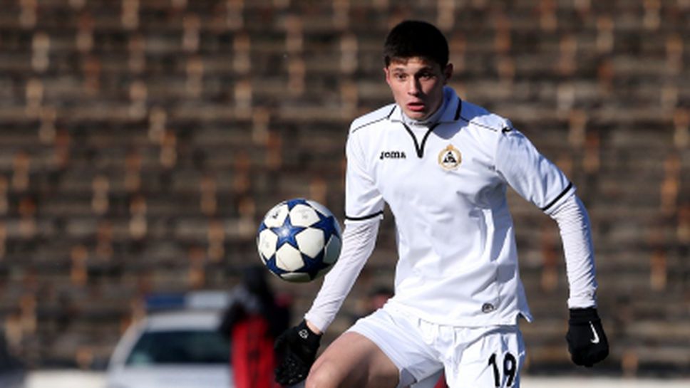 В Италия засипаха с похвали български талант