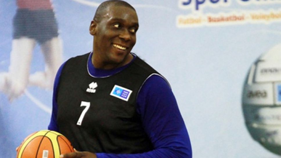 Игокеа се подсилва преди сблъсъка с Лукойл